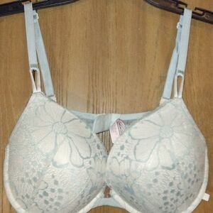 Victoria's Secret Light Cream Push Up Lace Bra- 38D